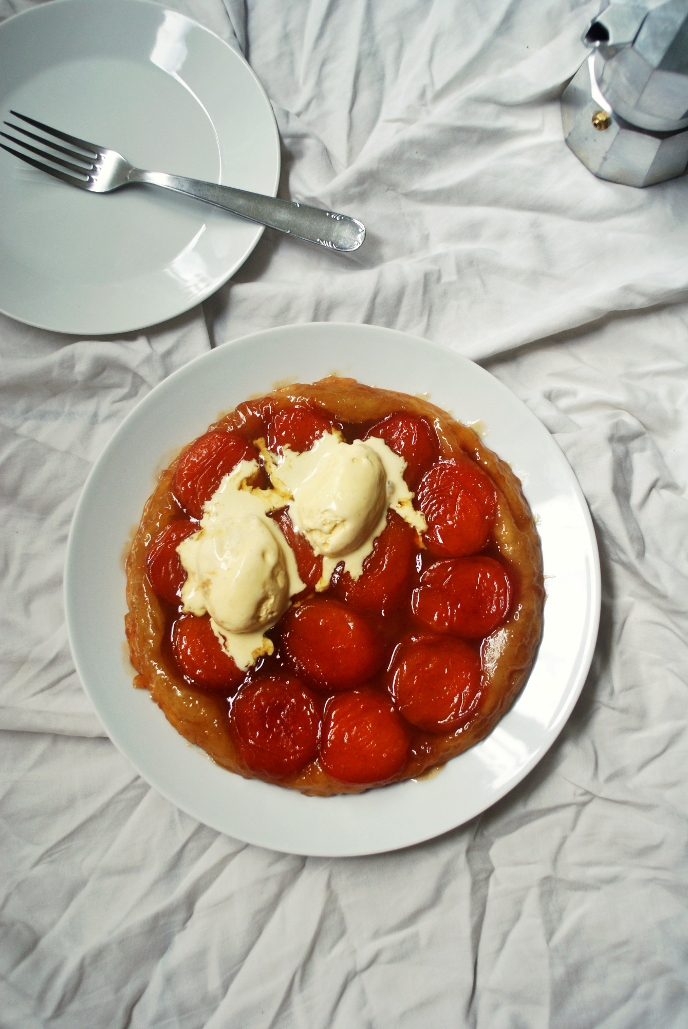 French cooking: Spiced apricot tarte tatin